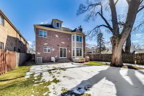 642 Euclid Ave, Elmhurst IL 60126-4338 exterior