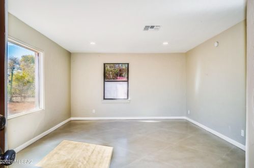 4137 1 St, Tucson AZ 85711-1510 exterior