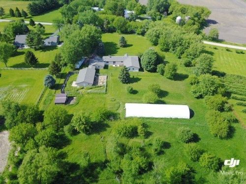 15212 Saint Patrick Rd, Bull Valley, IL 60098-9478