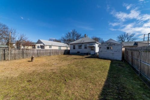 102 Ophelia St, Providence RI  02909-5736 exterior