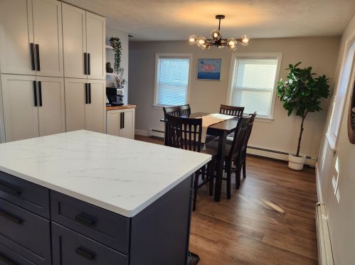 12 Edward Dr, Concord NH  03301-8626 exterior