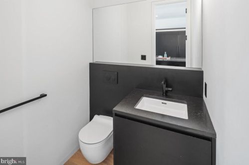 1355 Kater St, Philadelphia PA 19147-1817 exterior