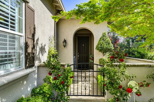 4054 Borders Dr, Folsom CA 95762-5415 exterior