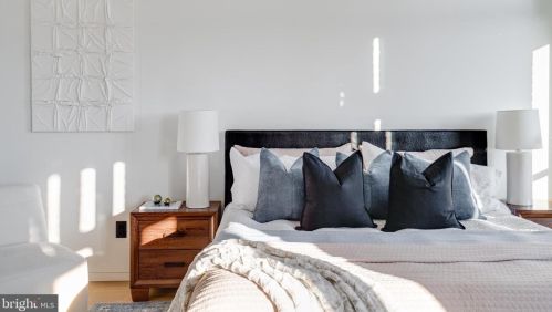 1355 Kater St, Philadelphia PA 19147-1817 exterior