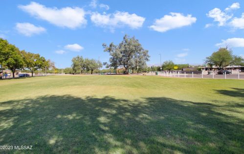 5985 9th Ave, Tucson AZ  85706-4001 exterior