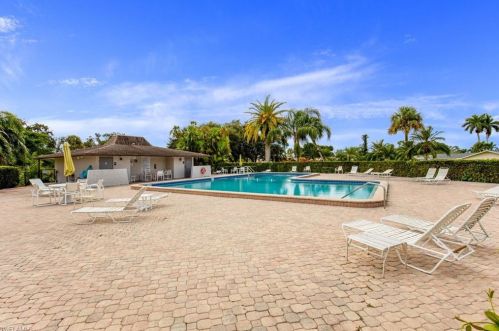 3115 Boca Ciega Dr, Naples FL 34112-6105 exterior