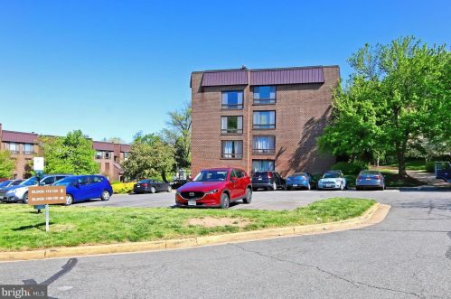 126 Roberts Ln, Alexandria VA 22314-5336 exterior