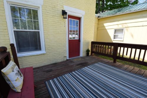 514 Kalamazoo St, Paw Paw MI 49079-1130 exterior