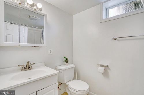 6014 Kings Hwy, Alexandria VA  22303-2232 exterior