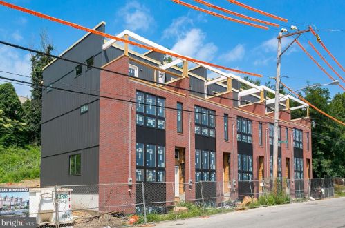 248 Fountain St, Philadelphia PA 19128-4508 exterior