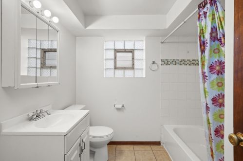 832 17 Ave, Broadview IL 60153-1856 exterior