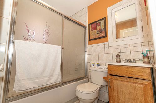 102 Chapel St, Waukegan IL 60085-5410 exterior