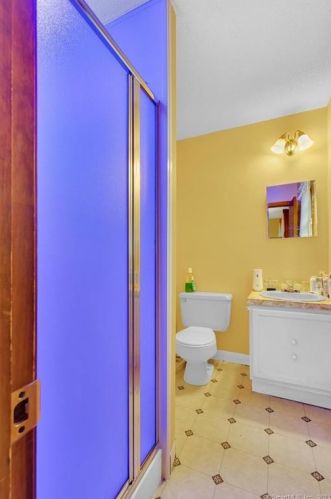 156 Avery St, Manchester CT 06042-1756 exterior