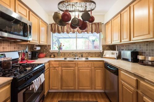 1625 Chippeway Ln, Austin TX  78745-3722 exterior