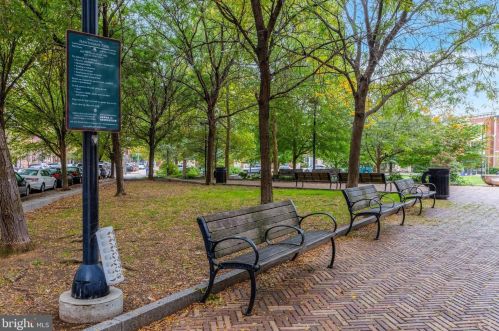 1131 Catharine St, Philadelphia PA 19143-2615 exterior