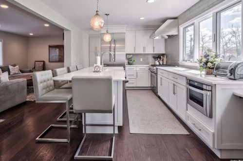 4 Inwood Pl, Huntington Station NY 11747-1519 exterior