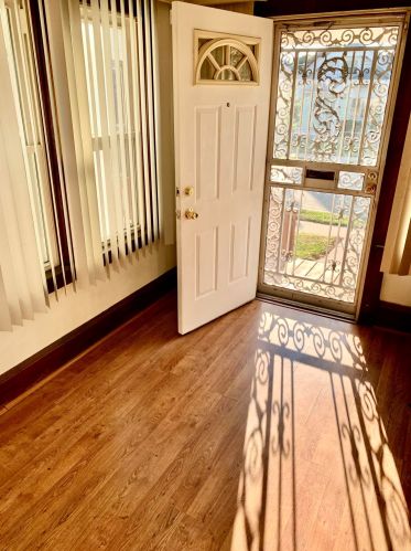 3922 23rd St, Milwaukee, WI 53206-1916