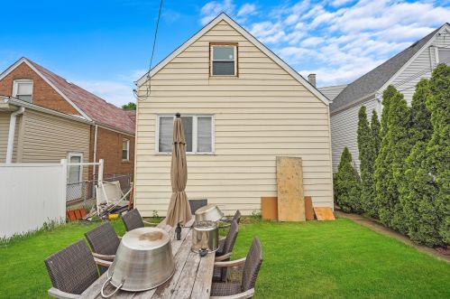 5616 Kolin Ave, Chicago IL 60629-4838 exterior