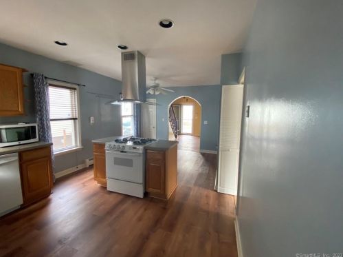 13 Franklin St, Wallingford CT 06492-4115 exterior