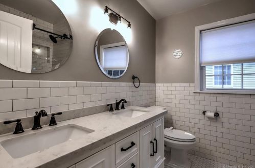 149 Park Ave, Derby CT 06418-1636 exterior