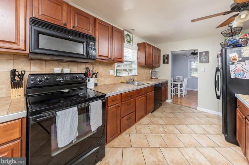 903 Pasadena Dr, Somerdale NJ 08083-1902 exterior