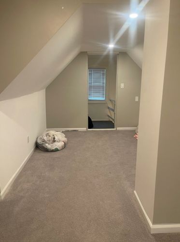 8008 Saginaw Ave, Chicago IL 60617-1351 exterior