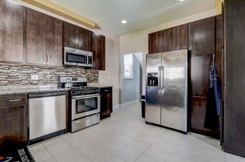 712 7 Ave, Broadview IL 60153-2022 exterior