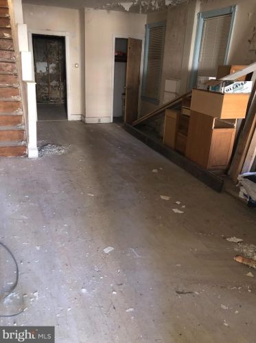 197 18th St, Chester, PA 19013-5709