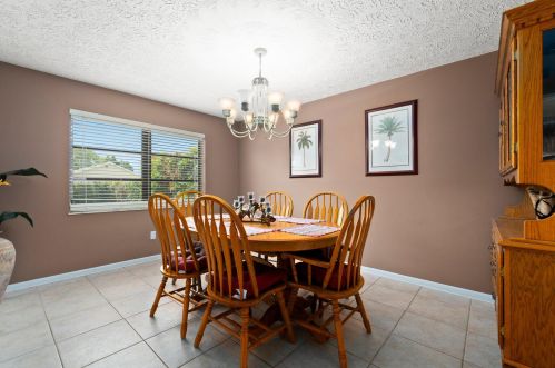 1718 Ocean Cove Ave, Fort Pierce FL  34953-2450 exterior