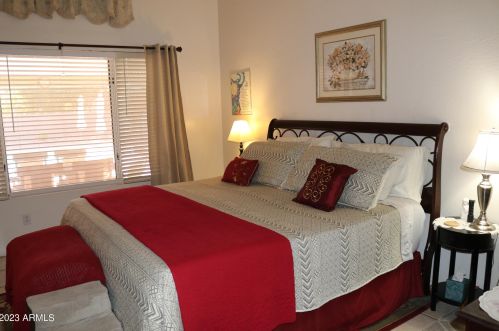 513 Aire Libre Ave, Phoenix AZ 85053-2835 exterior