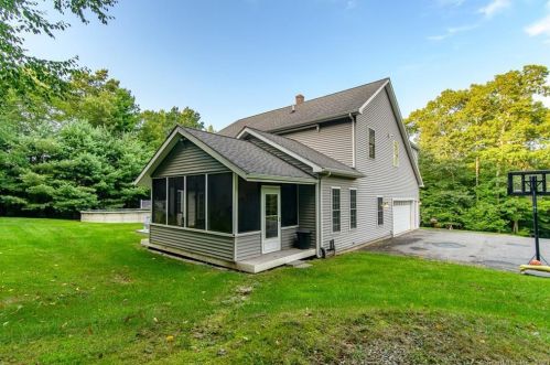 304 Ledge Rd, Killingly CT 06241-1910 exterior