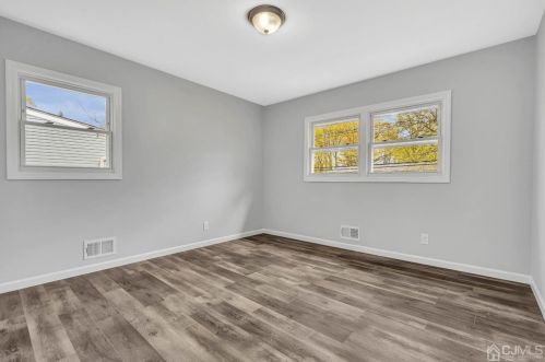 45 Harmon Rd, Edison NJ  08837-2723 exterior