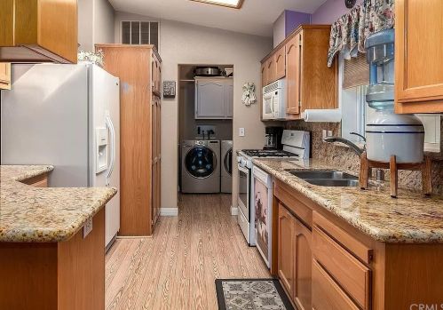 103 Ln Ronda, Tustin CA 92780-7479 exterior