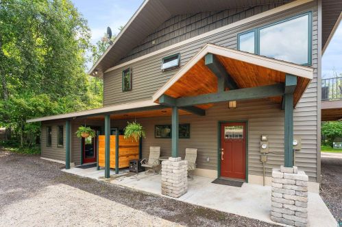 6649 Is Bch Dr, Duluth MN 55803-9379 exterior