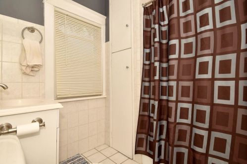 140 Evergreen, Elmhurst IL 60126-2610 exterior