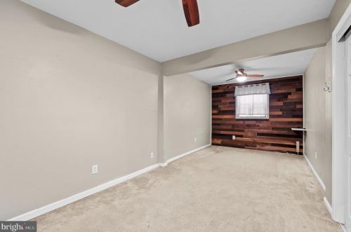 45 Robinson Dr, New Castle DE 19720-1915 exterior