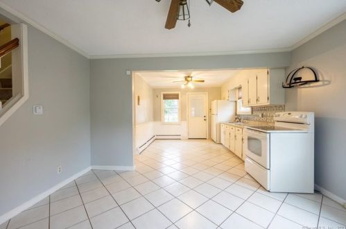 310 Main St, Meriden CT 06450-6047 exterior