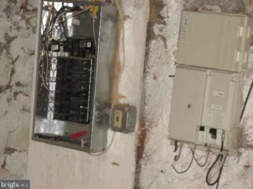 198 Hanover St, Trenton NJ 08608-1704 exterior