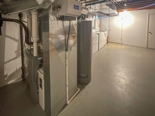 734 Ruddiman Dr, Meskegon MI  49445-2867 exterior