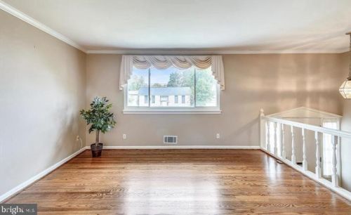 220 Grandin Ave, Rockville MD  20850-1640 exterior