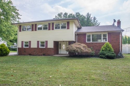 3 Sandalwood Dr, Parsippany, NJ 07054-1621