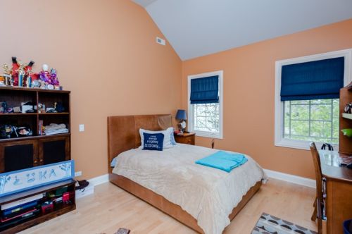 6923 Kenton Ave, Chicago IL 60712-2429 exterior