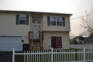 4 Saint James St, Waukegan, IL 60085-5417