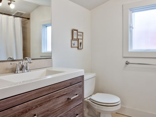 306 Sherman St, Allegan MI  49010-1066 exterior