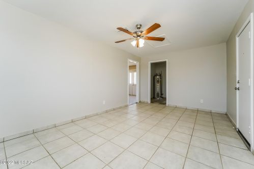 7400 Calle Medina, Tucson AZ  85757-8505 exterior