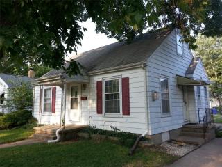 2927 D Ave, Cedar Rapids IA  52402-4420 exterior