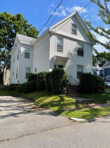 40 Fessenden St, Portland, ME 04103-4818