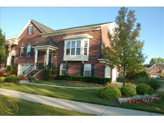 776 Paint Creek Dr, Troy, MI 48085-1348