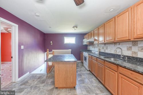 15 Pne St, Camden NJ 08103-3353 exterior