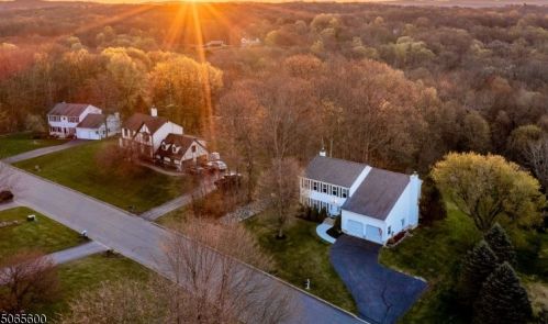 25 Southfield Dr, Wantage, NJ 07461-3037